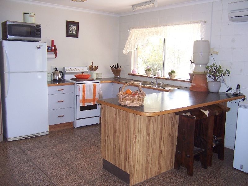 42 Nall Road, Goomboorian QLD 4570