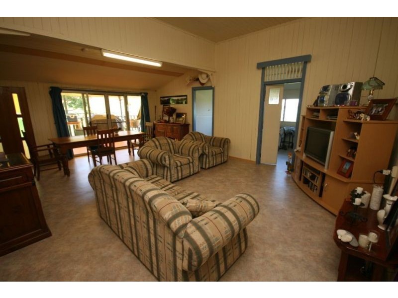 Goomboorian QLD 4570