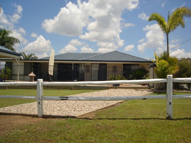 Canina QLD 4570