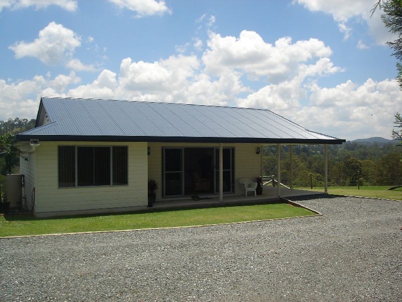 Canina QLD 4570