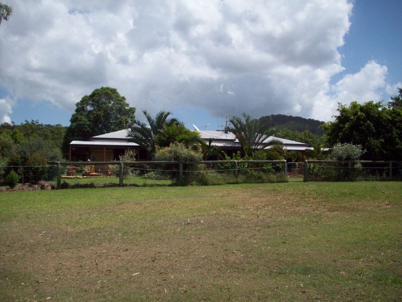 Goomboorian QLD 4570