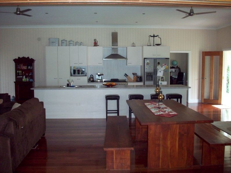 Mcintosh Creek QLD 4570