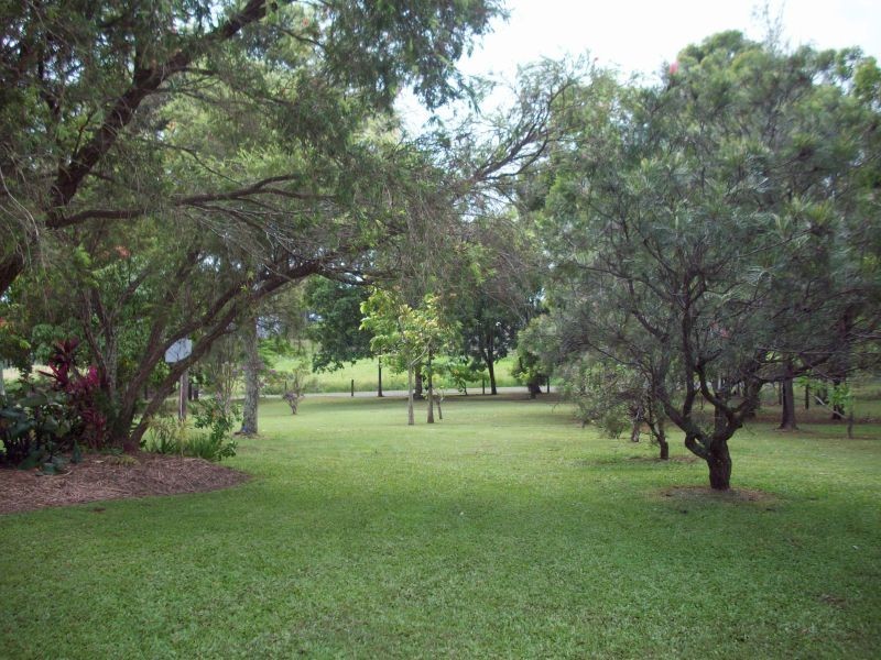 Mcintosh Creek QLD 4570