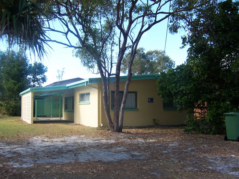 1 & 2/5 Indigo Avenue, Rainbow Beach QLD 4581