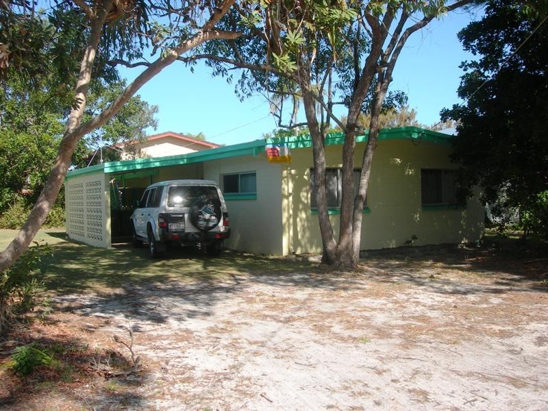 1 & 2/5 Indigo Avenue, Rainbow Beach QLD 4581