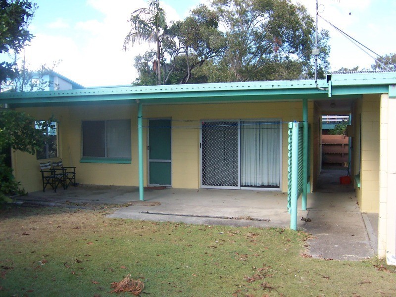 1 & 2/5 Indigo Avenue, Rainbow Beach QLD 4581