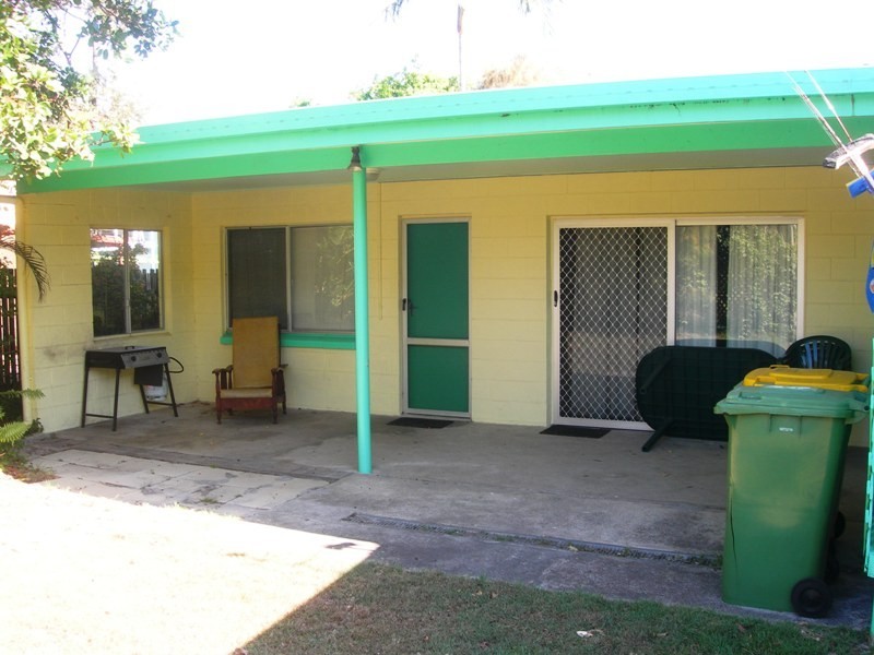 1 & 2/5 Indigo Avenue, Rainbow Beach QLD 4581