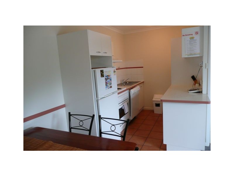 2/2 Double Island Drive, Rainbow Beach QLD 4581