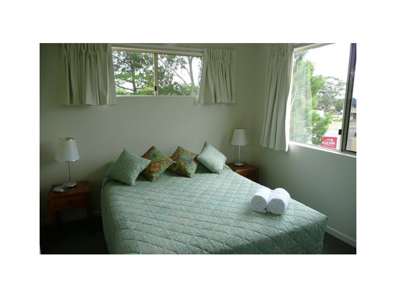 2/2 Double Island Drive, Rainbow Beach QLD 4581