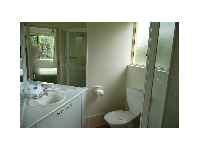 2/2 Double Island Drive, Rainbow Beach QLD 4581