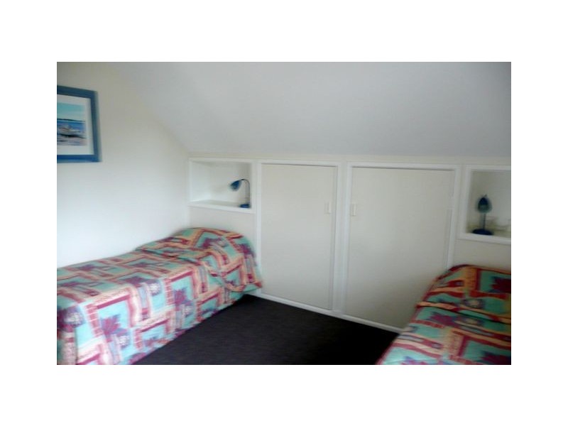 2/2 Double Island Drive, Rainbow Beach QLD 4581