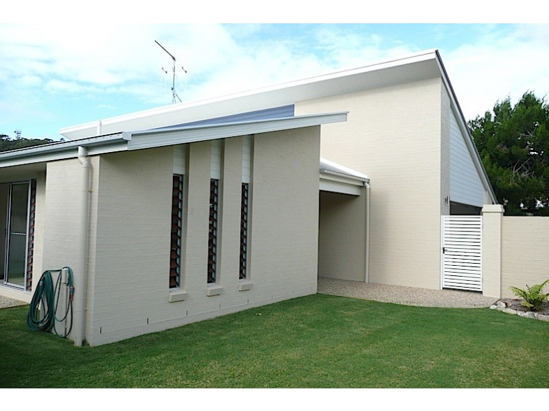 13 Bomburra Court, Rainbow Beach QLD 4581