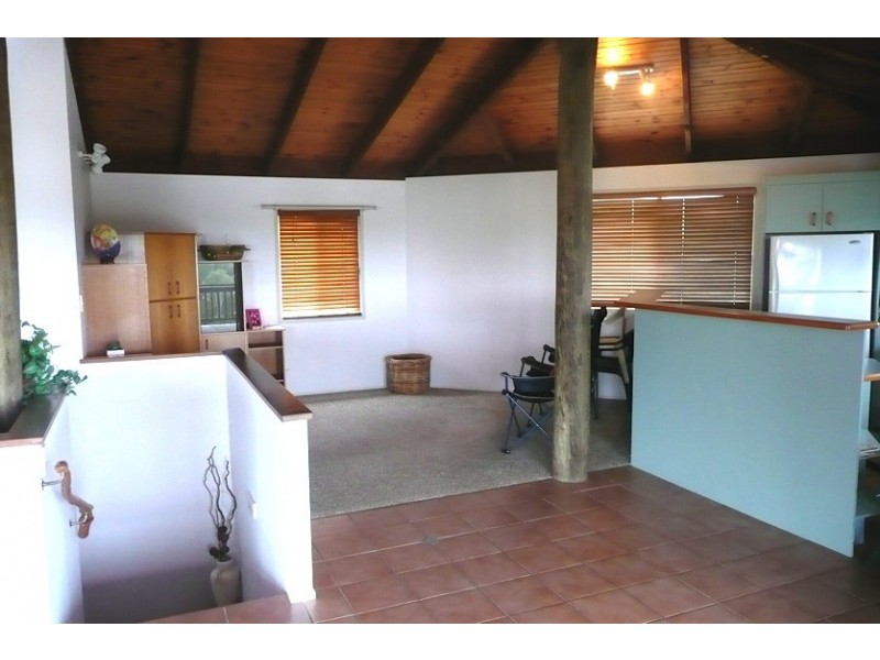 10 Bombala Cresent, Rainbow Beach QLD 4581