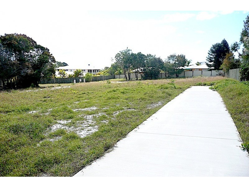 72 Bombala Cresent, Rainbow Beach QLD 4581