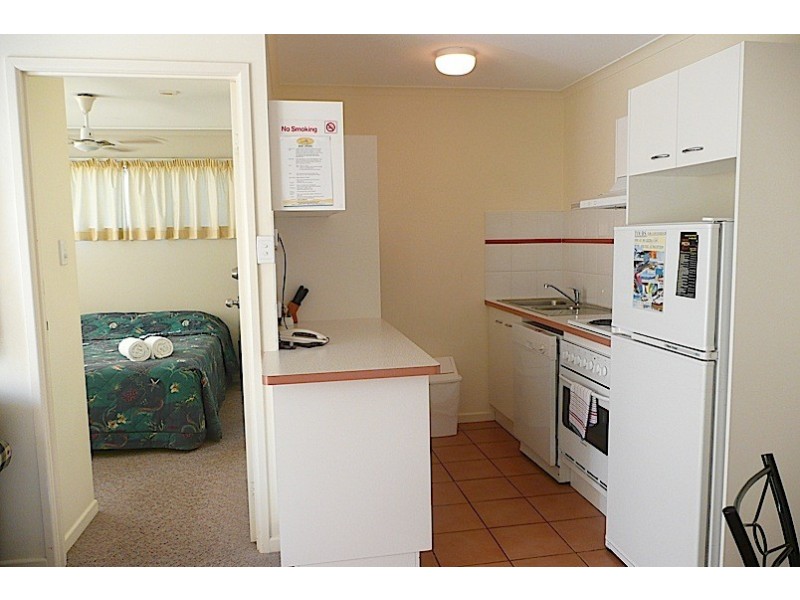 11/4 Double Island Drive, Rainbow Beach QLD 4581