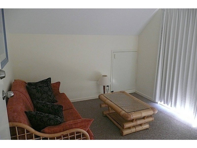 11/4 Double Island Drive, Rainbow Beach QLD 4581