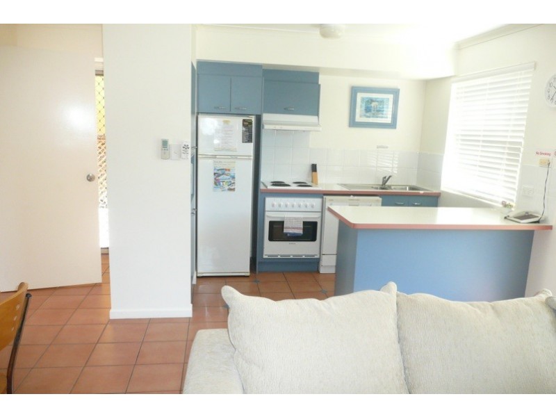 4/4 Double Island Drive, Rainbow Beach QLD 4581