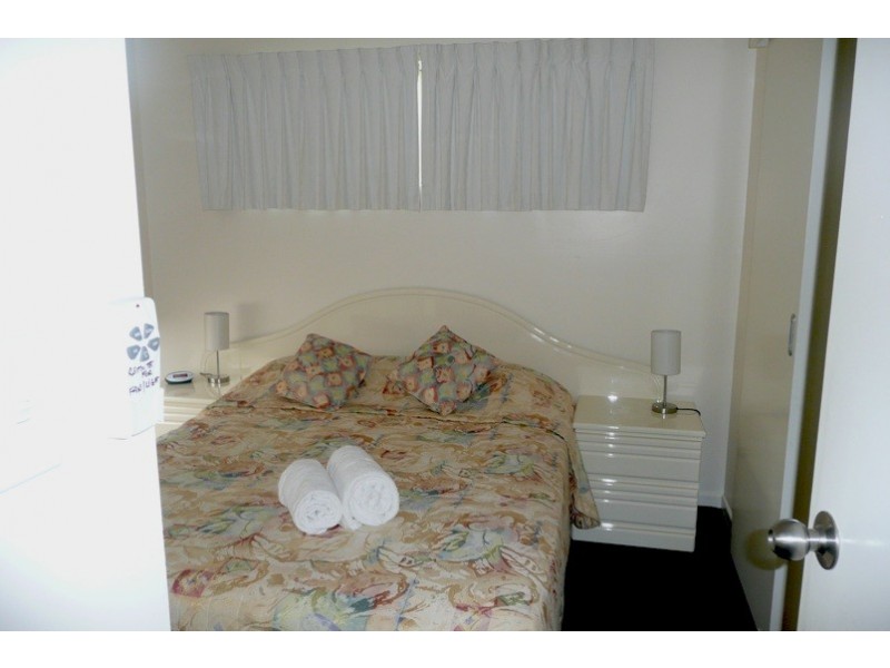 4/4 Double Island Drive, Rainbow Beach QLD 4581