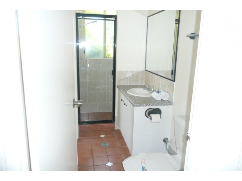 4/4 Double Island Drive, Rainbow Beach QLD 4581