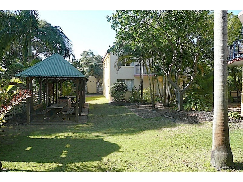 4/4 Double Island Drive, Rainbow Beach QLD 4581