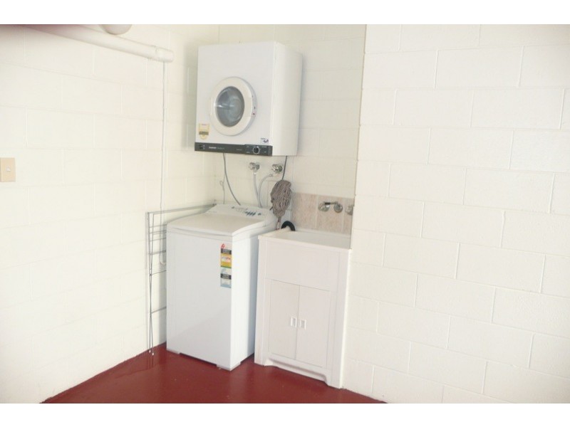 4/4 Double Island Drive, Rainbow Beach QLD 4581