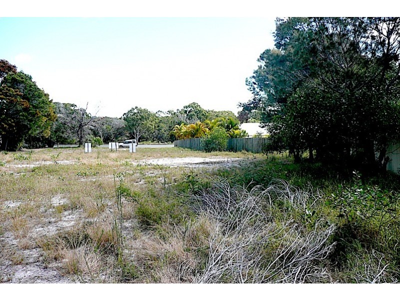 70 Bombala Cresent, Rainbow Beach QLD 4581