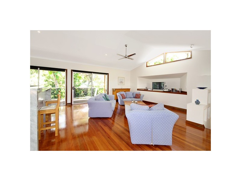 8 Naiad Court, Rainbow Beach QLD 4581