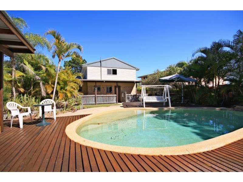 11 Zircon Street, Rainbow Beach QLD 4581