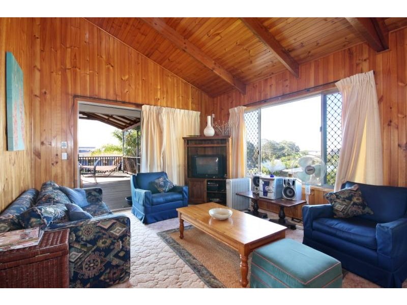 11 Zircon Street, Rainbow Beach QLD 4581