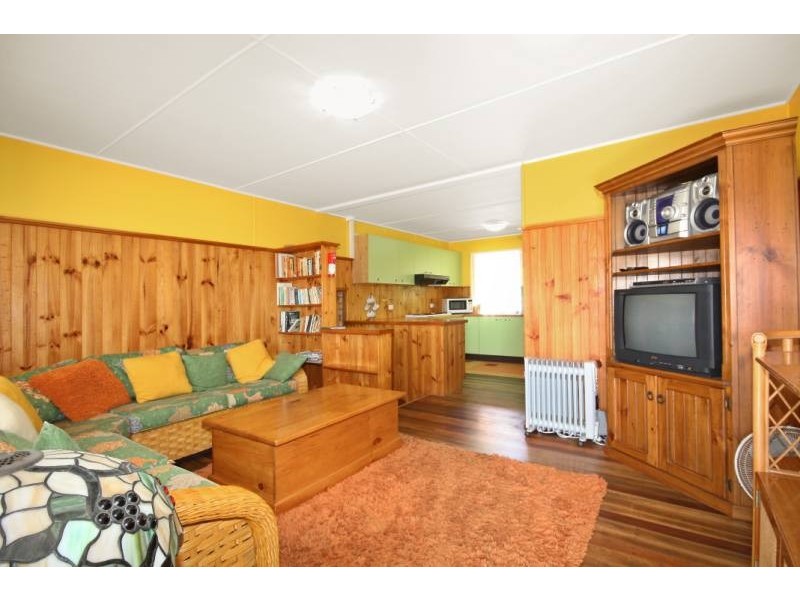 11 Zircon Street, Rainbow Beach QLD 4581