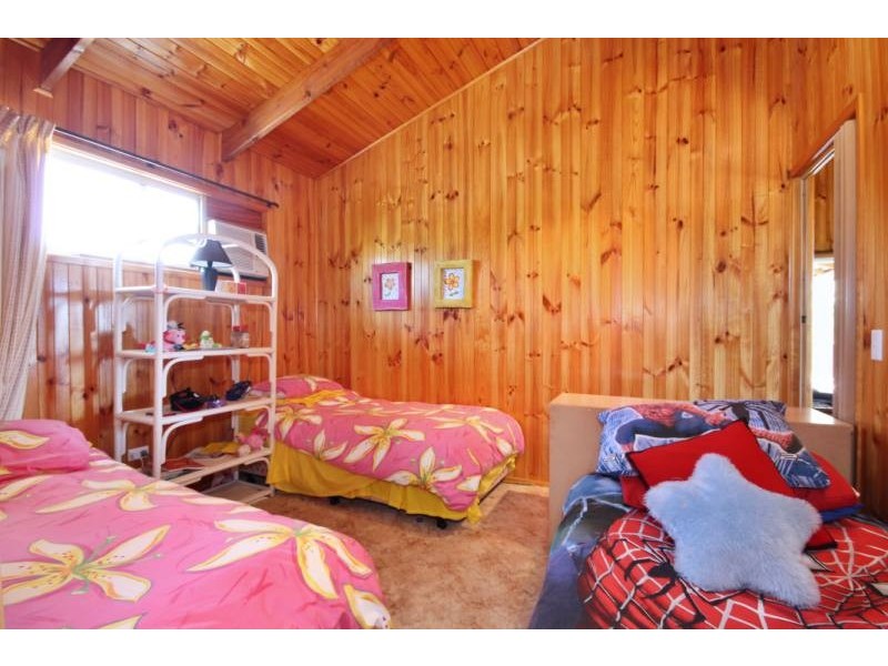 11 Zircon Street, Rainbow Beach QLD 4581