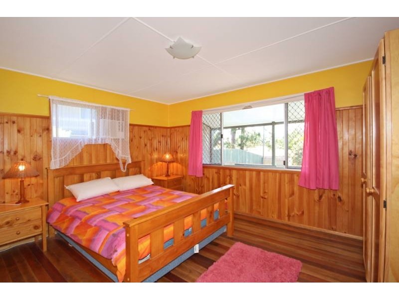 11 Zircon Street, Rainbow Beach QLD 4581