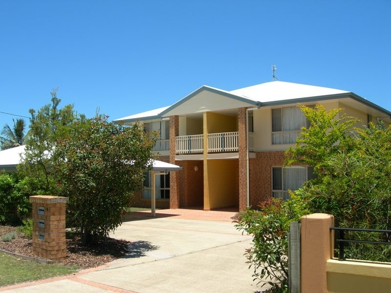 1&2/8 Indigo Avenue, Rainbow Beach QLD 4581