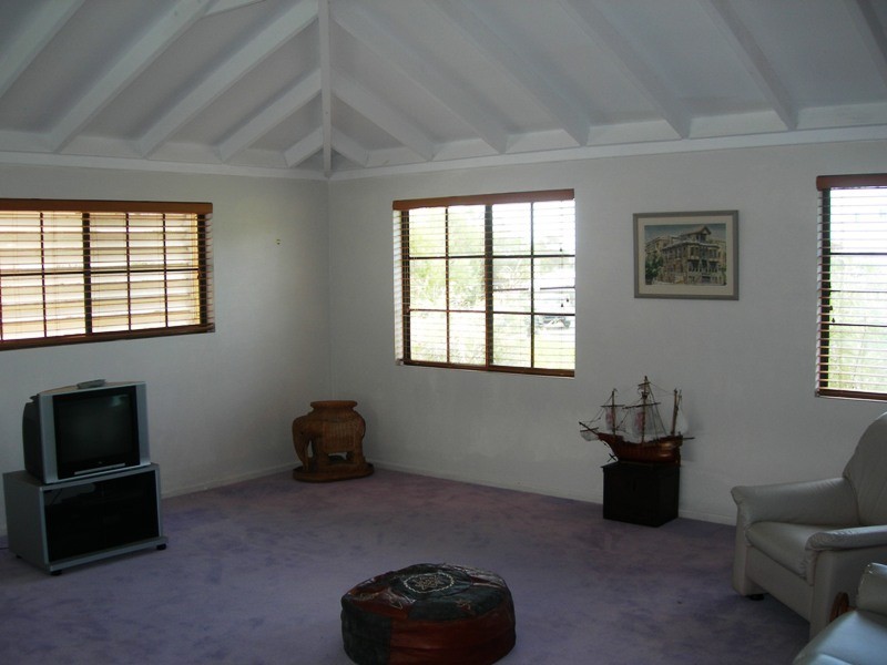 8 Bombala Crescent, Rainbow Beach QLD 4581