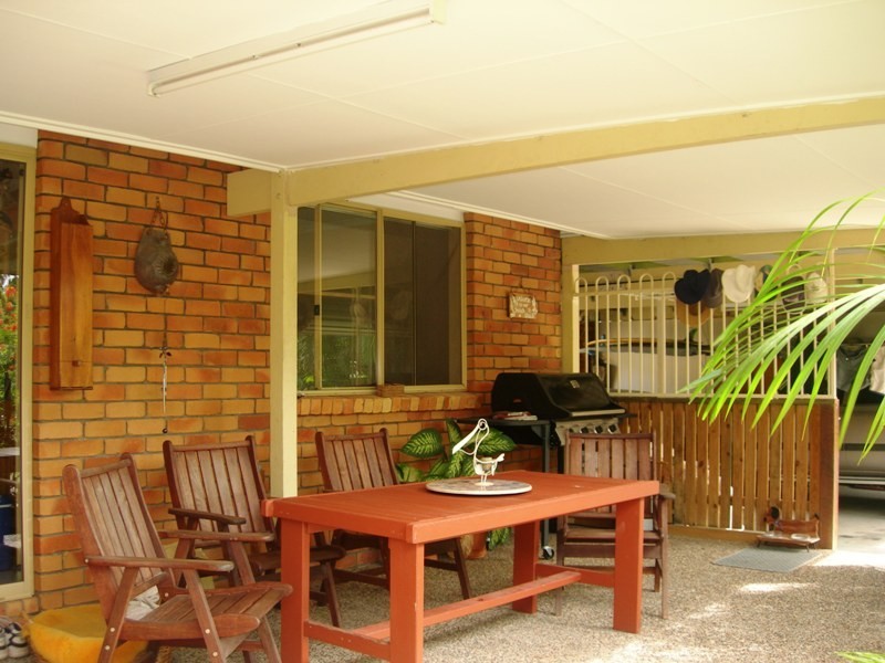 28 Rumbalara Avenue, Rainbow Beach QLD 4581