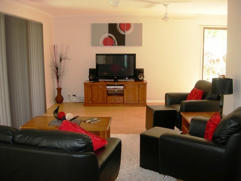 35 Rumbalara Avenue, Rainbow Beach QLD 4581