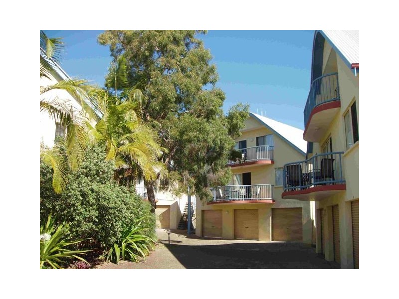 7/4 Double Island Drive, Rainbow Beach QLD 4581