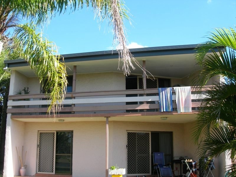 4/2 Cypress Avenue, Rainbow Beach QLD 4581