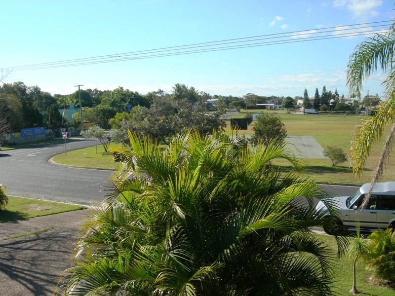 4/2 Cypress Avenue, Rainbow Beach QLD 4581