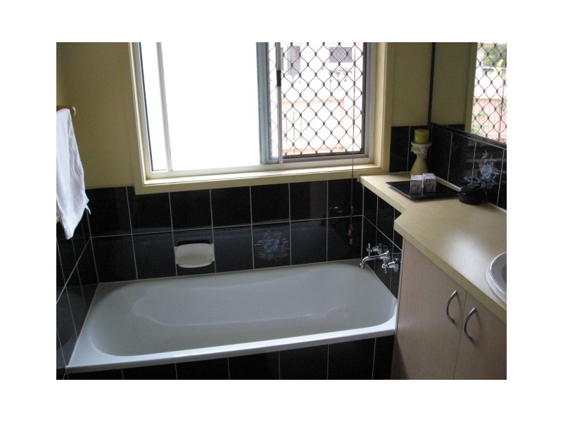 8 Epsom, Yamanto QLD 4305