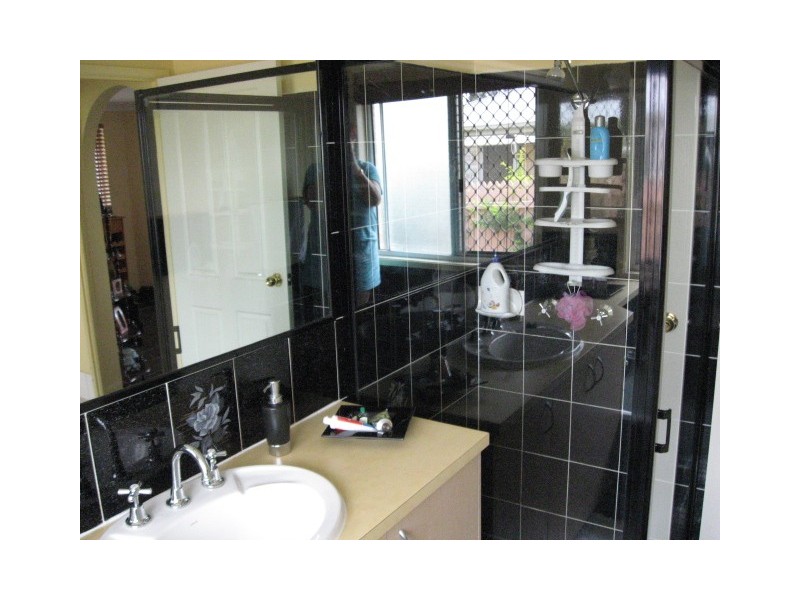 8 Epsom, Yamanto QLD 4305