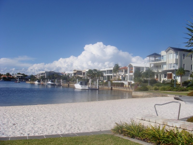 6 Nevis Court, Kawana Island QLD 4575