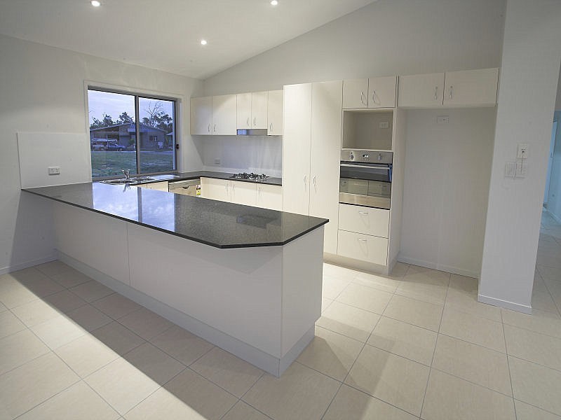 6 Nevis Court, Kawana Island QLD 4575