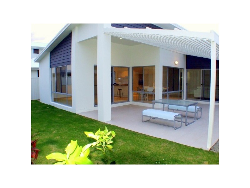 6 Nevis Court, Kawana Island QLD 4575