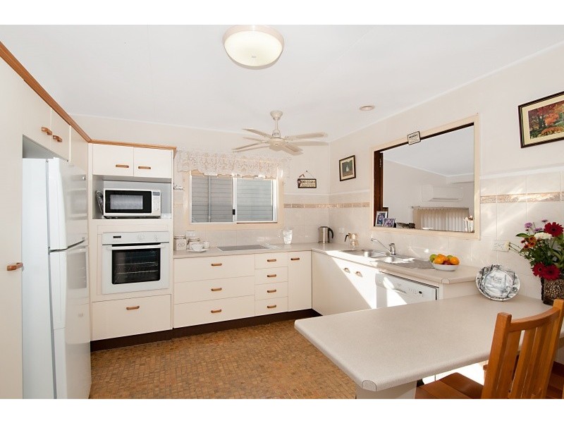 16 SUNNYBROOK ST, Brighton QLD 4017