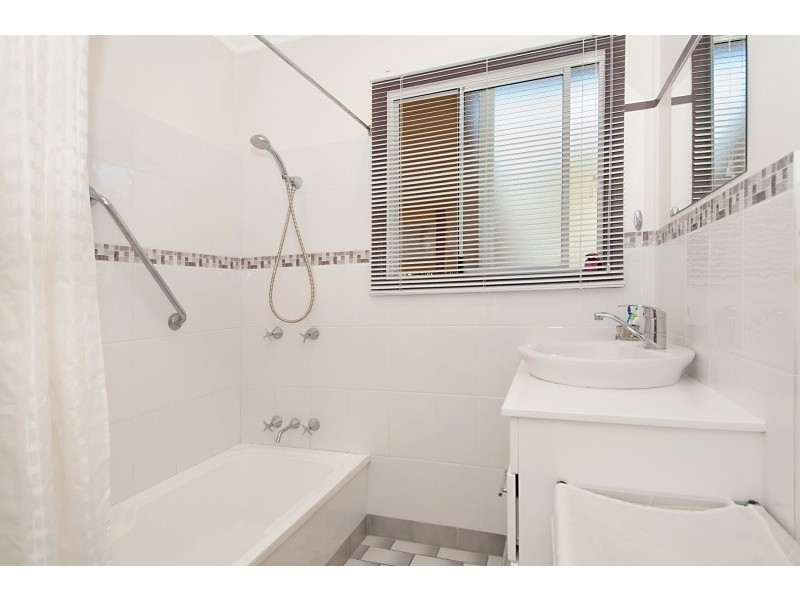 16 SUNNYBROOK ST, Brighton QLD 4017