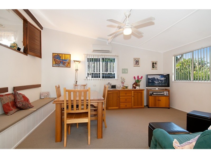 16 SUNNYBROOK ST, Brighton QLD 4017