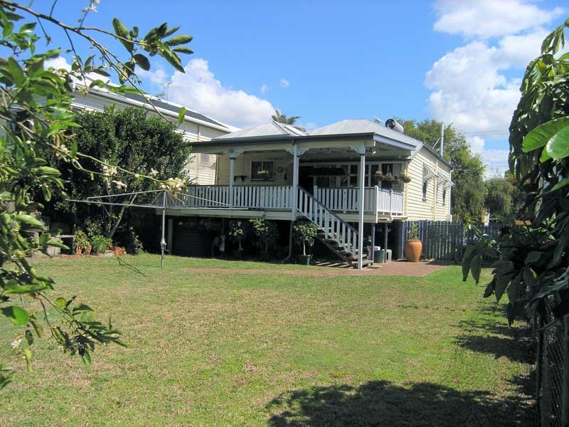 118 PALM AVENUE, Shorncliffe QLD 4017