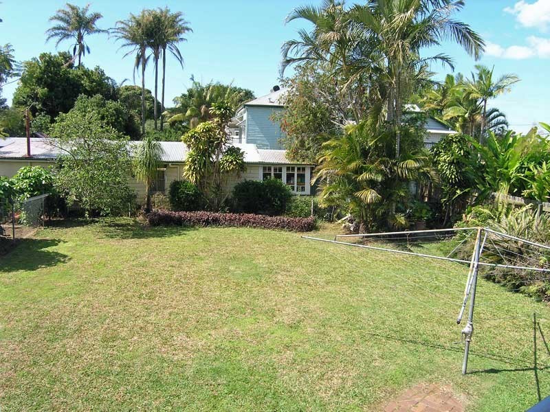 118 PALM AVENUE, Shorncliffe QLD 4017