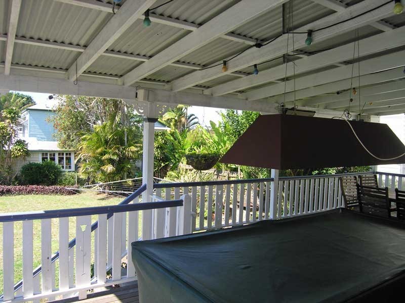 118 PALM AVENUE, Shorncliffe QLD 4017